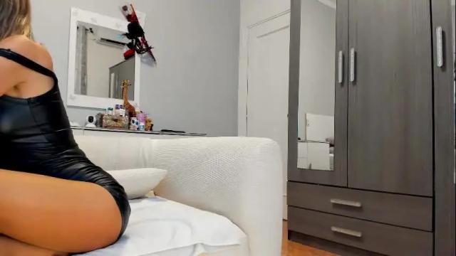 Image 10 of jesyruby21 Stream on Chaturbate on 4 months ago