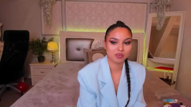 Image 12 of jeweljasmine Stream on Chaturbate on 15 months ago
