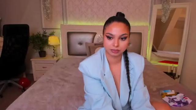 Image 2 of jeweljasmine Stream on Chaturbate on 15 months ago