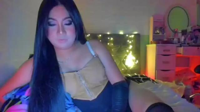 Image 7 of jhenicaveran181906 Stream on Chaturbate on 15 months ago