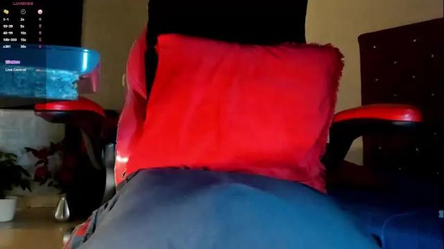 Image 8 of jhonymiller Stream on Chaturbate on 3 days ago