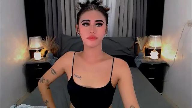 Image 2 of jhulianagrey Stream on Chaturbate on 2 months ago