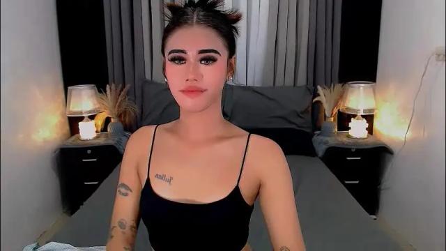 Image 3 of jhulianagrey Stream on Chaturbate on 2 months ago