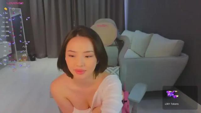 Image 3 of ji_yon_1 Stream on Chaturbate on 16 months ago