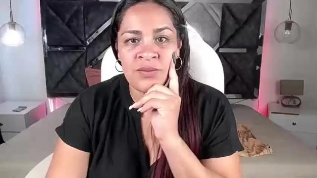 Image 8 of jialee_ Stream on Chaturbate on 14 months ago