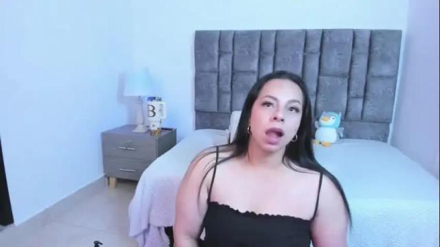 Image 10 of jimena_b Stream on Chaturbate on 5 months ago