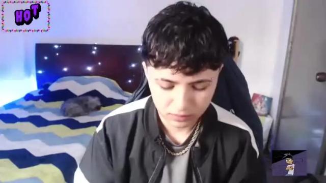 Image 2 of jinxx_19 Stream on Chaturbate on 18 months ago