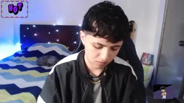 Image 3 of jinxx_19 Stream on Chaturbate on 18 months ago