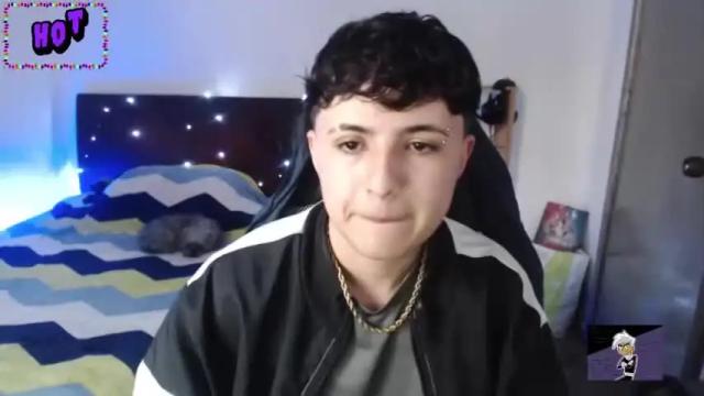 Image 4 of jinxx_19 Stream on Chaturbate on 18 months ago