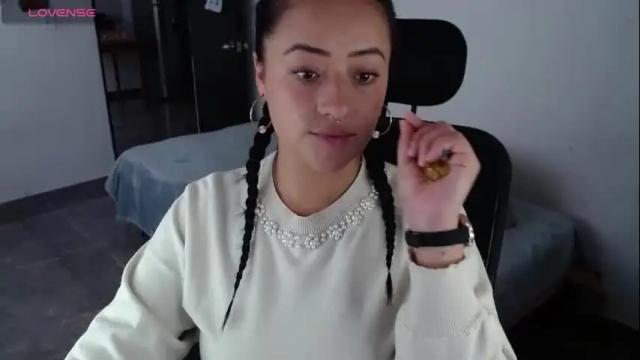 Image 2 of jjulietha95 Stream on Chaturbate on 1 month ago