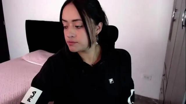 Image 4 of jjulietha95 Stream on Chaturbate on 4 days ago