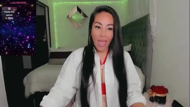 Image 11 of jloveers Stream on Chaturbate on 16 days ago