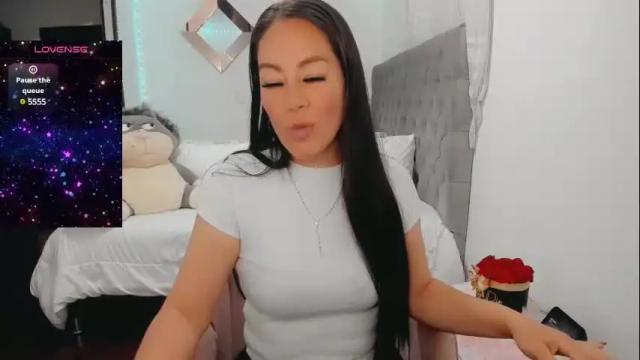 Image 12 of jloveers Stream on Chaturbate on 9 days ago