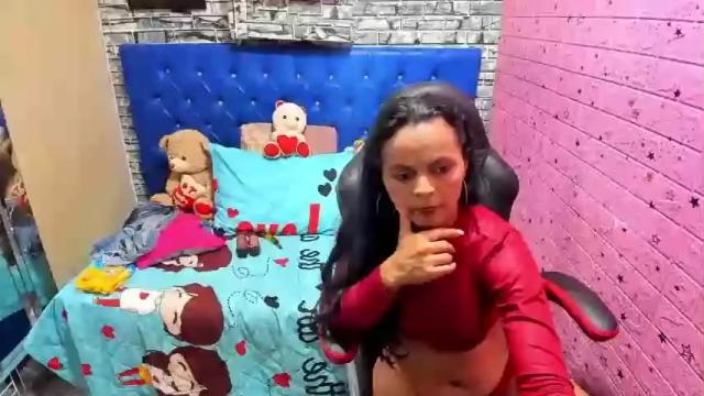 Image 10 of jloxxxhot Stream on Chaturbate on 16 months ago