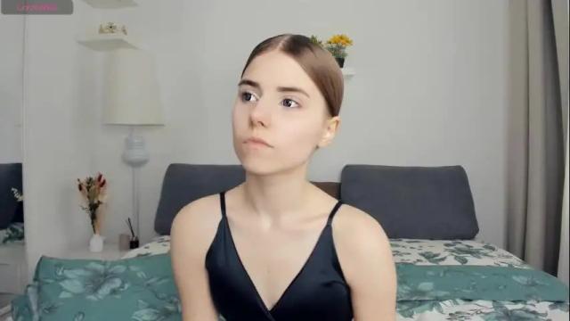 Image 2 of joandownton Stream on Chaturbate on 5 months ago