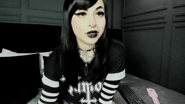 Image 3 of joanneil Stream on Chaturbate on 17 months ago