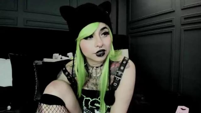 Image 4 of joanneil Stream on Chaturbate on 17 months ago