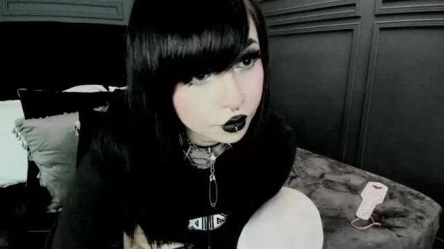 Image 3 of joanneil Stream on Chaturbate on 17 months ago