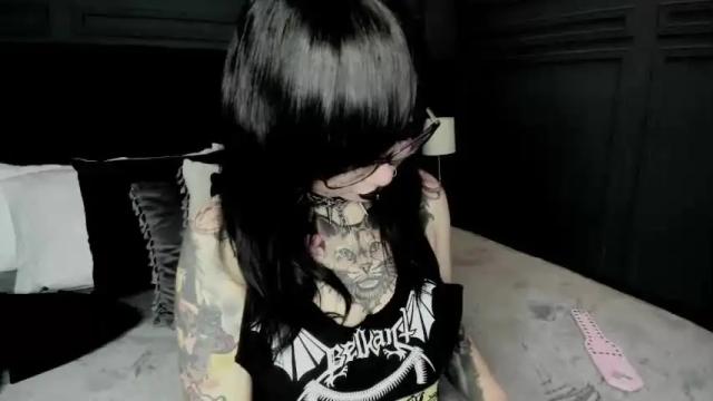 Image 4 of joanneil Stream on Chaturbate on 17 months ago