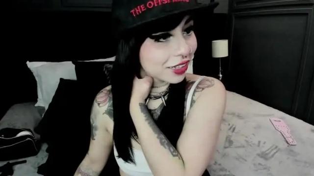 Image 8 of joanneil Stream on Chaturbate on 17 months ago