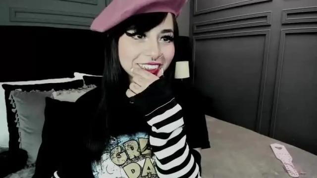 Image 2 of joanneil Stream on Chaturbate on 17 months ago