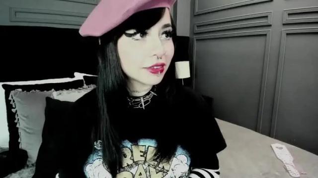 Image 3 of joanneil Stream on Chaturbate on 17 months ago
