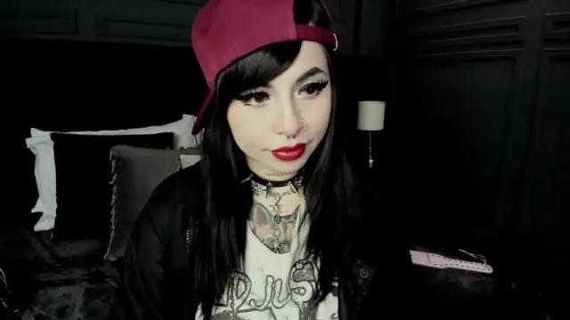 Image 11 of joanneil Stream on Chaturbate on 16 months ago