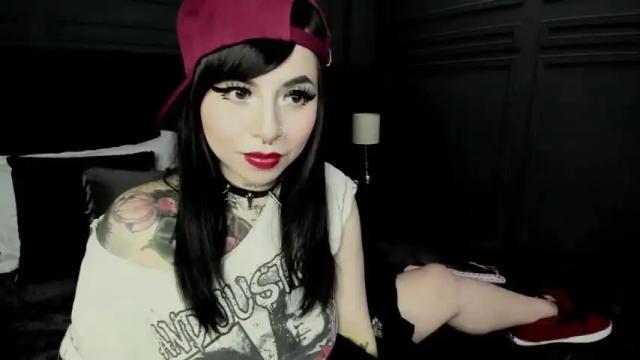Image 8 of joanneil Stream on Chaturbate on 16 months ago