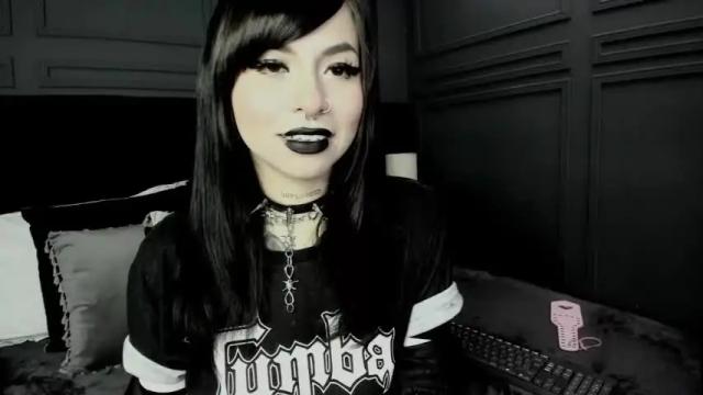 Image 2 of joanneil Stream on Chaturbate on 16 months ago