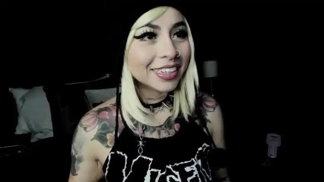Image 3 of joanneil Stream on Chaturbate on 16 months ago