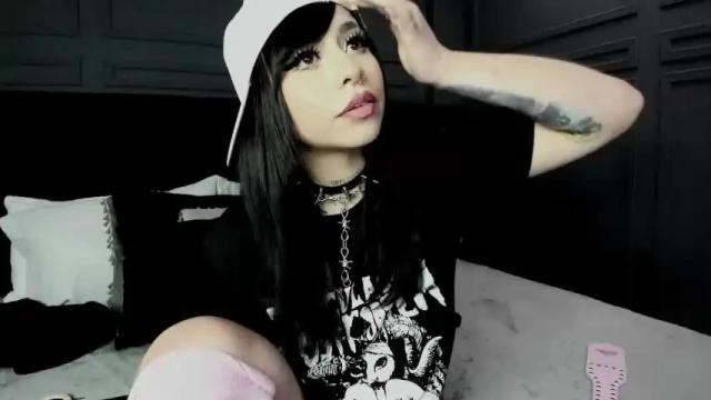 Image 11 of joanneil Stream on Chaturbate on 16 months ago