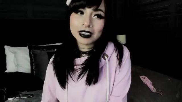 Image 7 of joanneil Stream on Chaturbate on 16 months ago