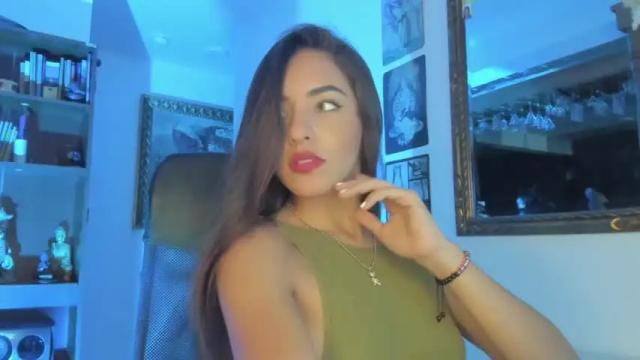 Image 2 of jocelynne_longbarton Stream on Chaturbate on 15 months ago