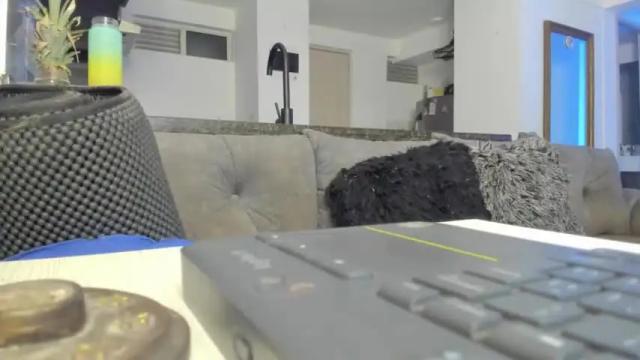 Image 3 of jocelynne_longbarton Stream on Chaturbate on 17 months ago