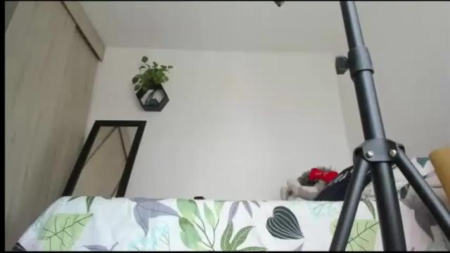 Image 6 of jocelynne_longbarton Stream on Chaturbate on 17 months ago