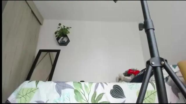 Image 8 of jocelynne_longbarton Stream on Chaturbate on 17 months ago