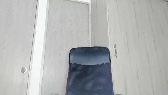 Image 8 of jocelynne_longbarton Stream on Chaturbate on 15 months ago