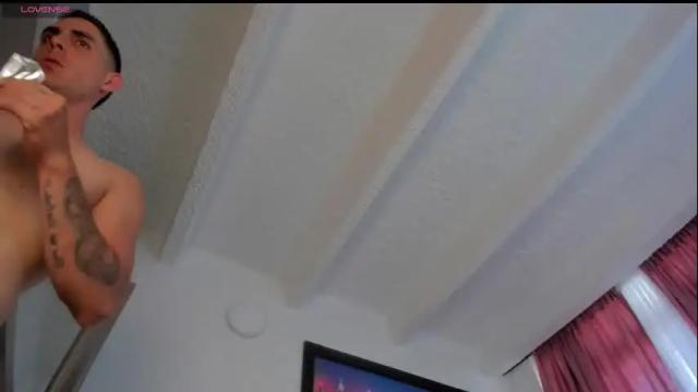 Image 7 of joelandalexa Stream on Chaturbate on 4 months ago