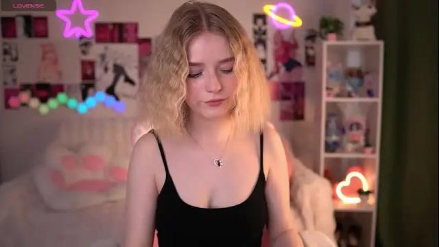 Image 12 of joice_queen Stream on Chaturbate on 19 days ago