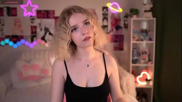 Image 3 of joice_queen Stream on Chaturbate on 19 days ago