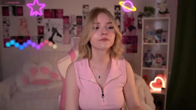 Image 4 of joice_queen Stream on Chaturbate on 11 days ago