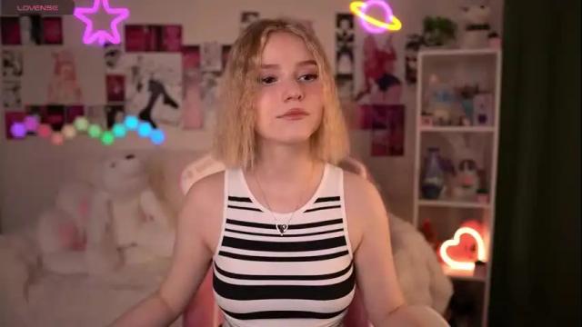 Image 2 of joice_queen Stream on Chaturbate on 17 hours ago