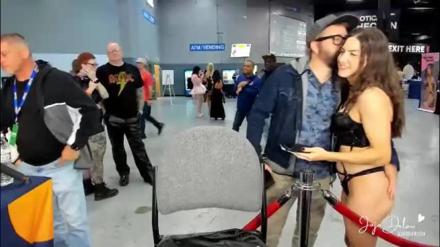 Image 11 of jojodelow Stream on Chaturbate on 3 days ago