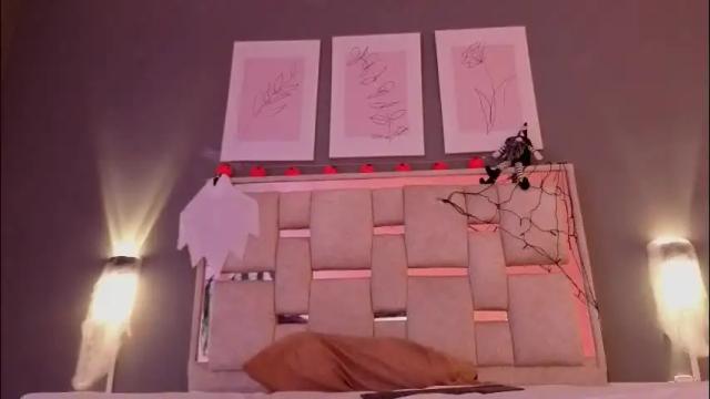 Image 3 of jolie_lov Stream on Chaturbate on 3 months ago