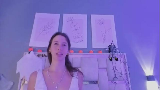 Image 7 of jolie_lov Stream on Chaturbate on 3 months ago