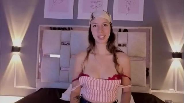 Image 7 of jolie_lov Stream on Chaturbate on 2 days ago