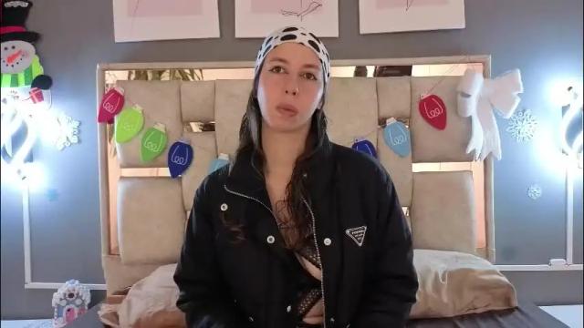 Image 3 of jolie_lov Stream on Chaturbate on 1 month ago