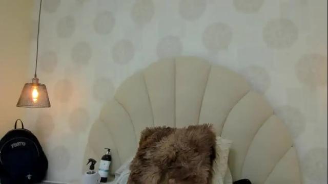 Image 2 of joliebenson Stream on Chaturbate on 5 days ago