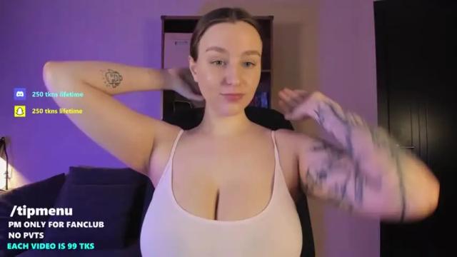 Image 8 of joliejoy Stream on Chaturbate on 15 months ago