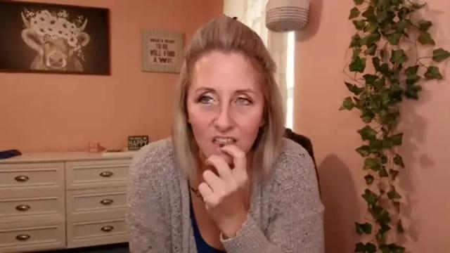Image 3 of joliexx41 Stream on Chaturbate on 15 months ago